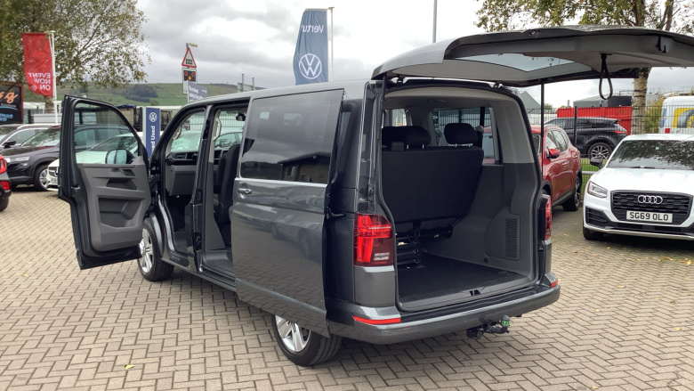Volkswagen Transporter Shuttle T32 Swb Diesel 2.0 TDI 110PS SE Minibus